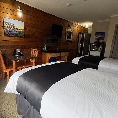 Bras D'Or Lakes Inn Сейнт-Питерс Экстерьер фото